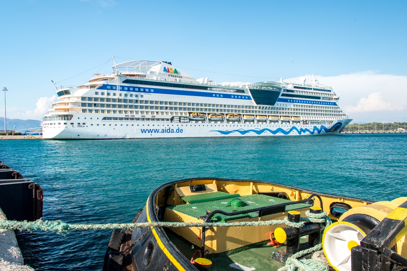 Unser Schiff in Korfu