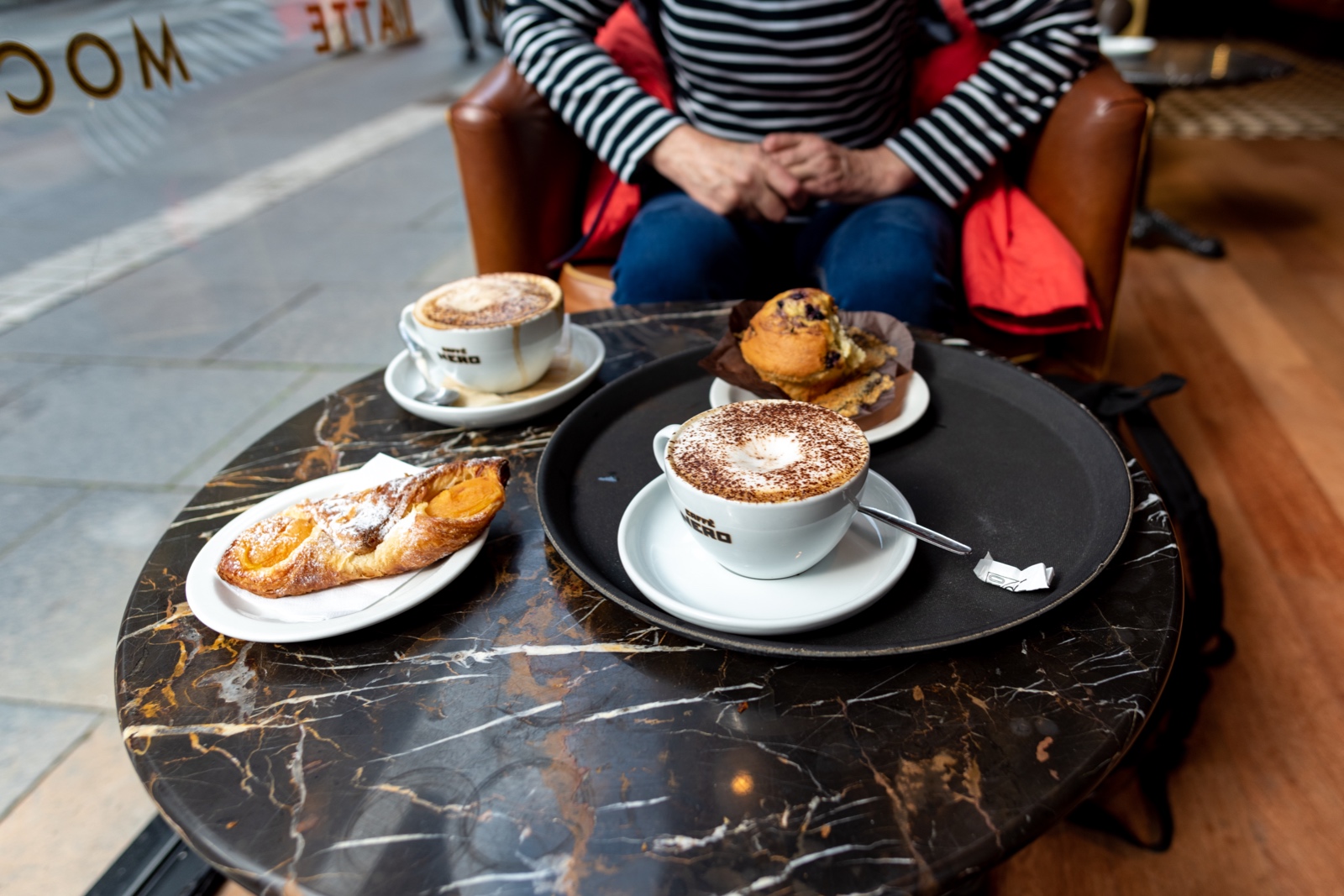 Frühstück im Nero Caffee in Edinburgh, Schottland