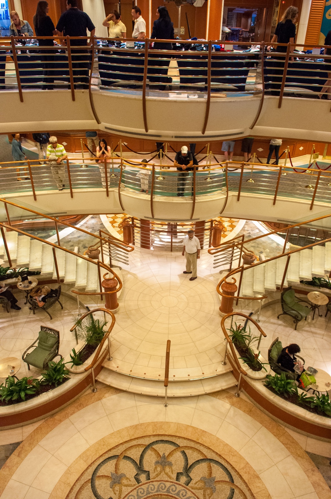 Diverse Ebenen auf dem Schiff