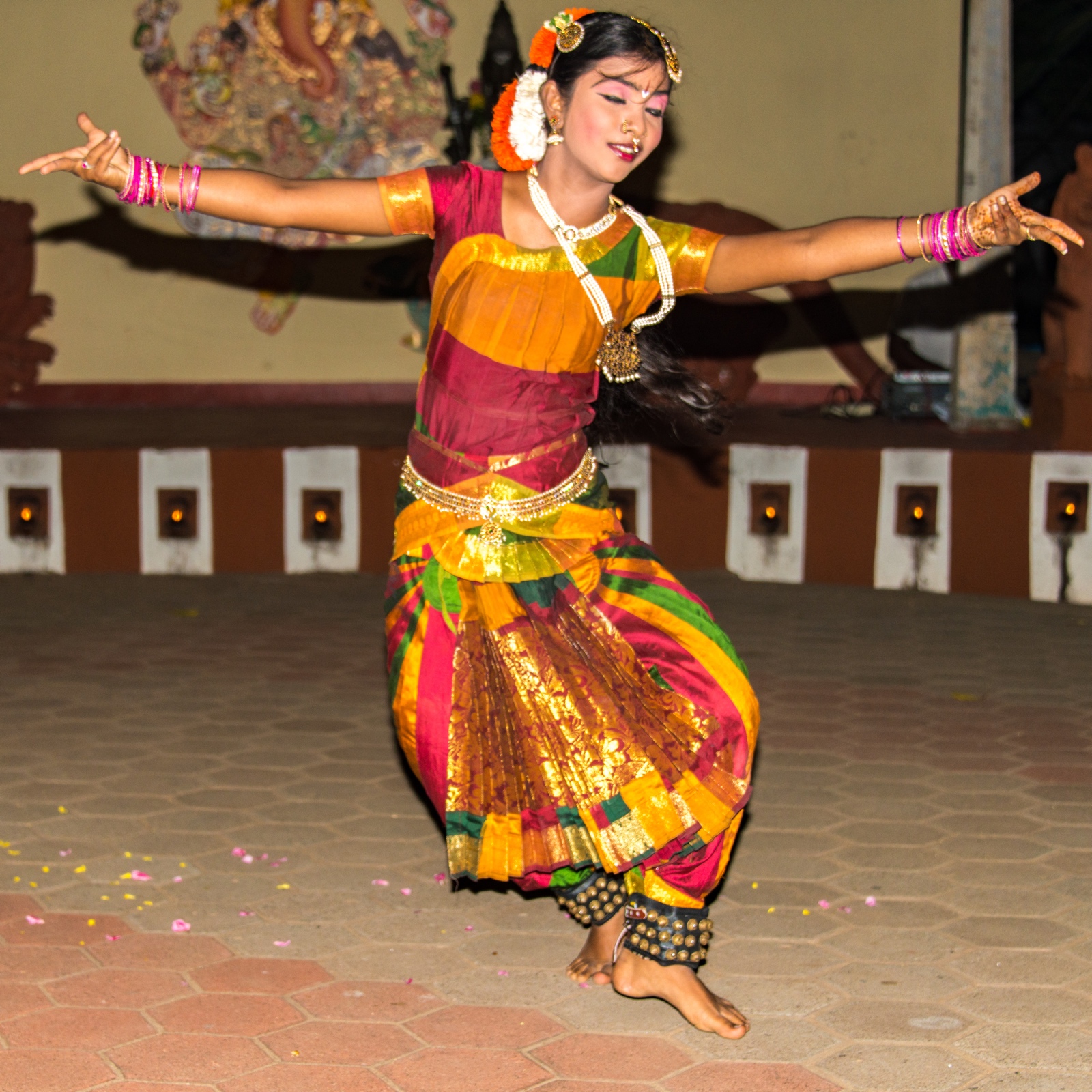 Tänzerin im Indeco Hotel Swamimalai